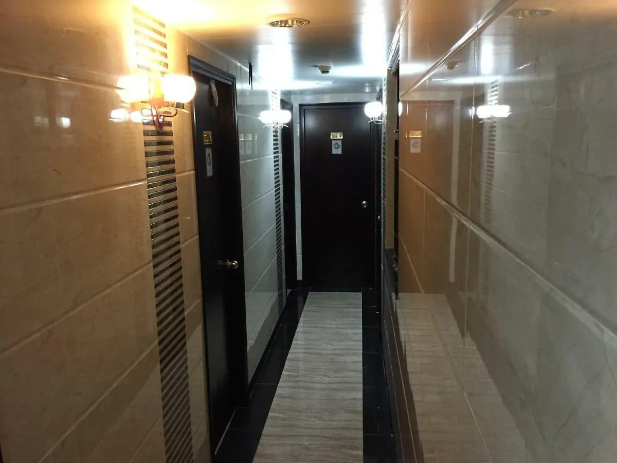 Konukevi Skyline Hostel Hong Kong Çin